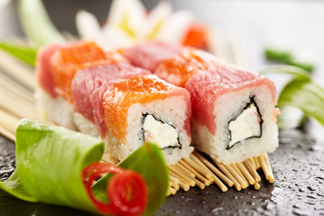 Salmon and Tuna Sushi Roll