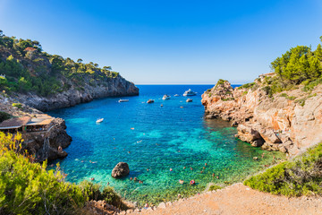 Mittelmeer Bucht idyllisch Cala Deia Mallorca 