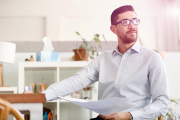 Obraz premium Young man in offfice