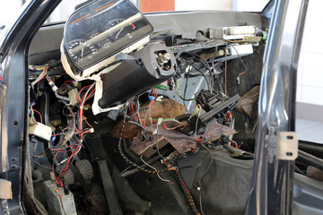 Wnętrze samochodu podczas generalnego remontu