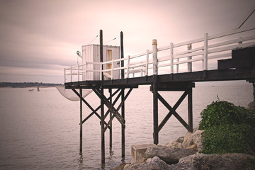 carrelet de p&ecirc;cheur &agrave; l'aube