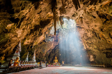 Light into the cave by the time of the sun