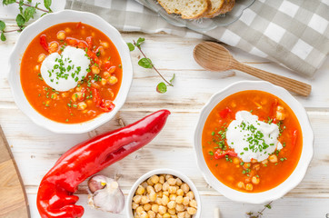 Chickpea soup with pepper