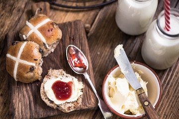 hot cross bun with clotted cream