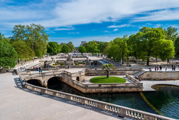 Jardin de la fontaine, Nîmes touristique. - obrazy, fototapety, plakaty