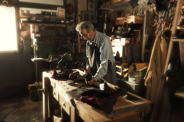 craftsman making luxury handmade man shoes - obrazy, fototapety, plakaty
