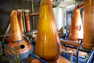 Machinery whiskey distillery in the Highlands, Scotland - obrazy, fototapety, plakaty