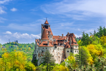Count Dracula Castle of Bran in autumn season, tourist attraction of Transylvania, Romania - obrazy, fototapety, plakaty
