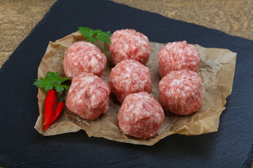 Raw meatball