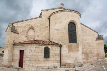 Fototapeta na wymiar Coulon. Eglise sainte trinité. Deux Sèvres, Poitou Charentes 