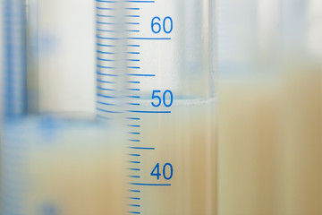 &eacute;prouvette en laboratoire de chimie