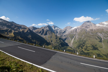 Großglockner Hochalpenstraße im Herbst
