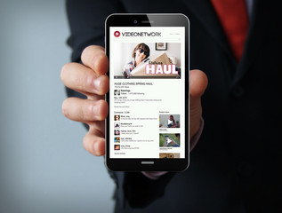 vlog businessman smartphone