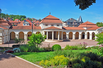 Obraz premium Wandelhalle im Kartausgarten in Eisenach