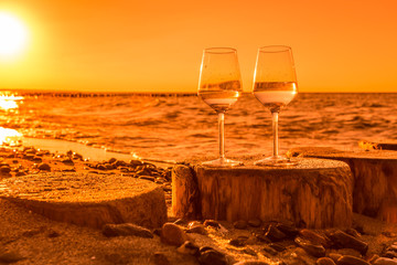 wein bei sonnenuntergang