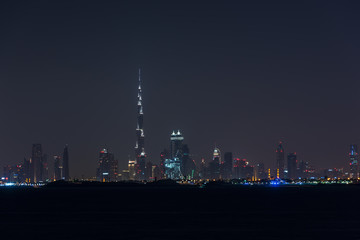 Obraz premium Nocna panorama miasta Dubaj, Zjednoczone Emiraty Arabskie