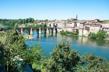 Obraz premium View of the August bridge in Albi, France. 