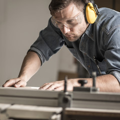 Joiner using measuring machine