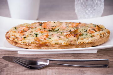 Focaccia mit Lachs und Käse