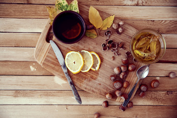 green tea with honey and hazelnuts