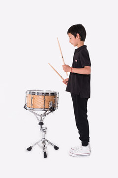 Giovane allievo batterista