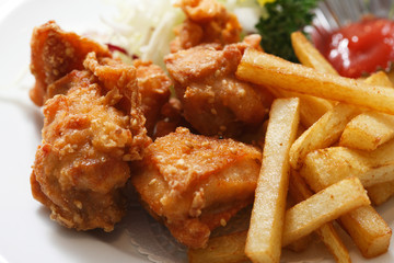 唐揚げとポテトフライ