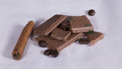 coffee beans, chocolate, cinnamon