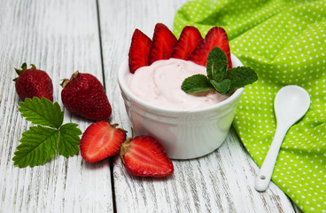 yogurt with fresh strawberries