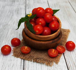 Bowl with fresh tomatoes