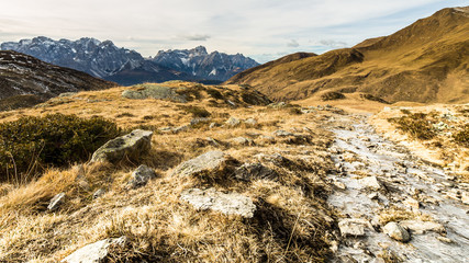 Autumn morning in the alps