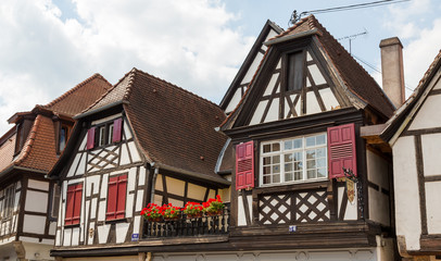 Naklejka premium Maison à colombage dans le village