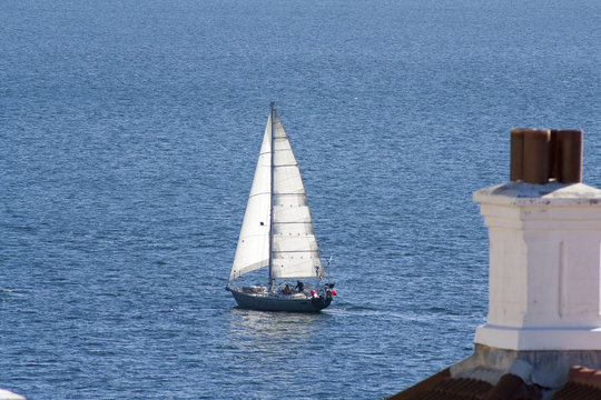 Boot am Kamin