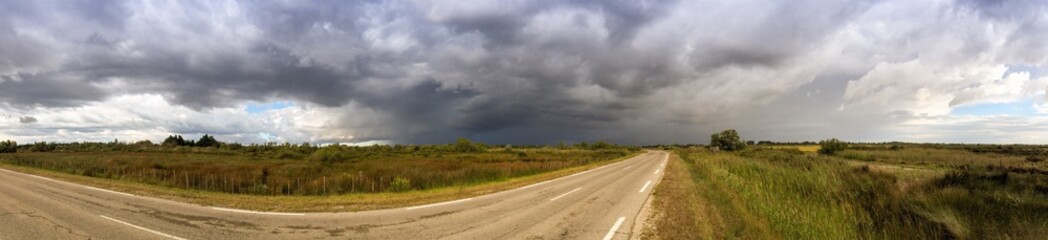 Camargue sous l'orage, Provence en France