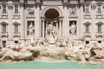 Vista frontale della Fontana di Trevi - Roma - Italia - obrazy, fototapety, plakaty