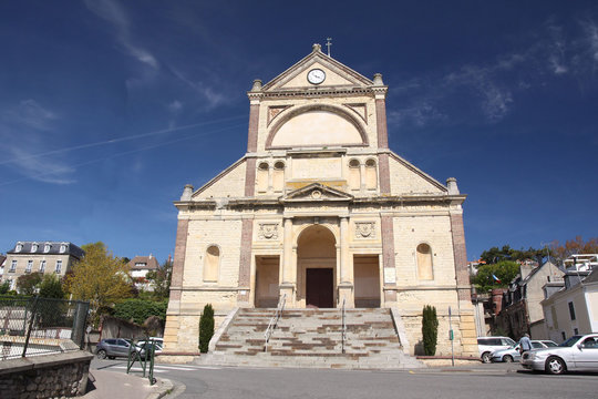 Trouville, fronton de l' &Eacute;glise Notre Dame des victoires 
