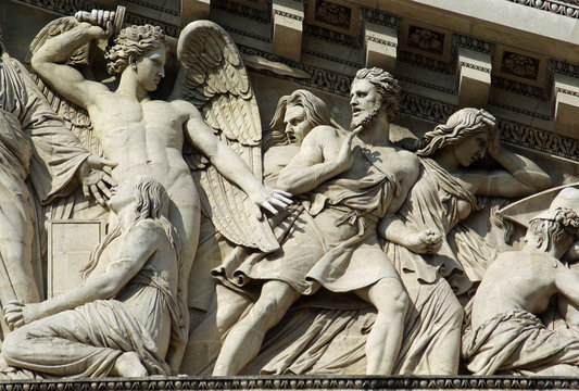 Bas-relief de l'église de la Madeleine à Paris, France