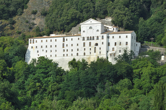 Lago di Monticchio, Abbazia di San Michele, Basilicata