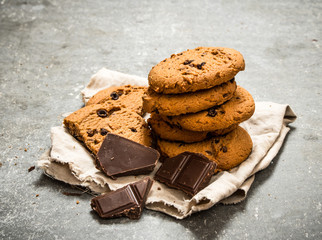 Oat biscuits with chocolate pieces.