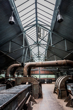 Int&eacute;rieur de la mine de charbon