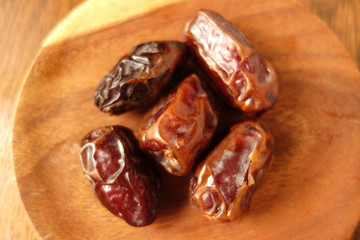 sun dried dates