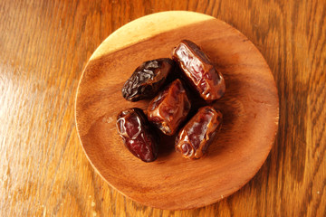 sun dried dates