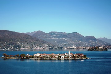 Obraz premium Isola dei Pescatori and Isola Madre at Lake Maggiore, Piedmont Italy 