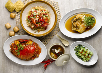 The steam basket mezza meal with fried crab, lobsters, sauteed c