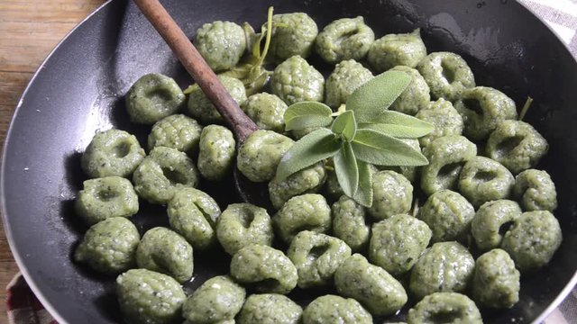 Gnocchettata Cucina italiana Gastronom&iacute;a de Italia Italienische K&uuml;che Italian cuisine 이탈리아 요리 Итальянская кухня Kuchnia włoska Gnocchi con spinaci e ricotta