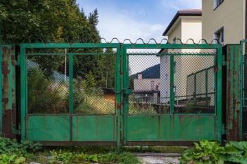 Eisernes Einfahrtstor am Brenner