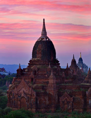 Fototapeta na wymiar Sunset in Bagan, Myanmar