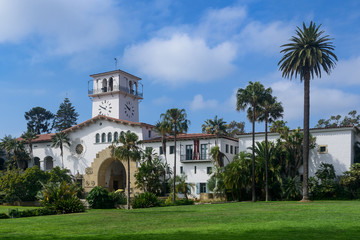 Exterior of the Santa Barbara County Courthouse in California - obrazy, fototapety, plakaty