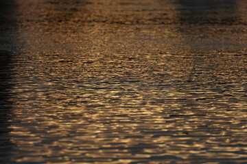 Sonnenuntergang am Wasser