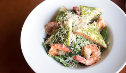 Cesar salad with king prowns