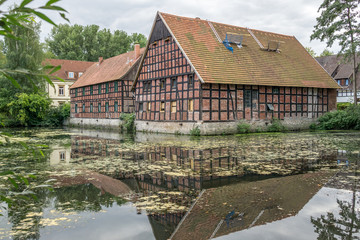 Fototapeta premium Bauernhaus am Wasser